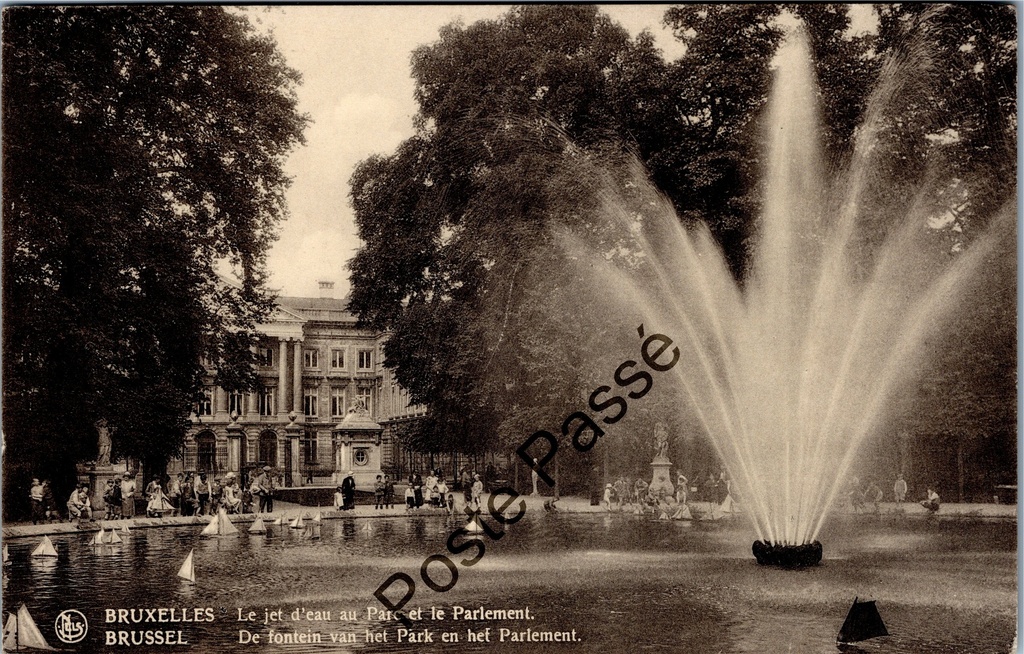 [Brussel0134] Brussel - "Le jet d'eau au Parc et le Parlement" - Fontein Warandepark en Parlement