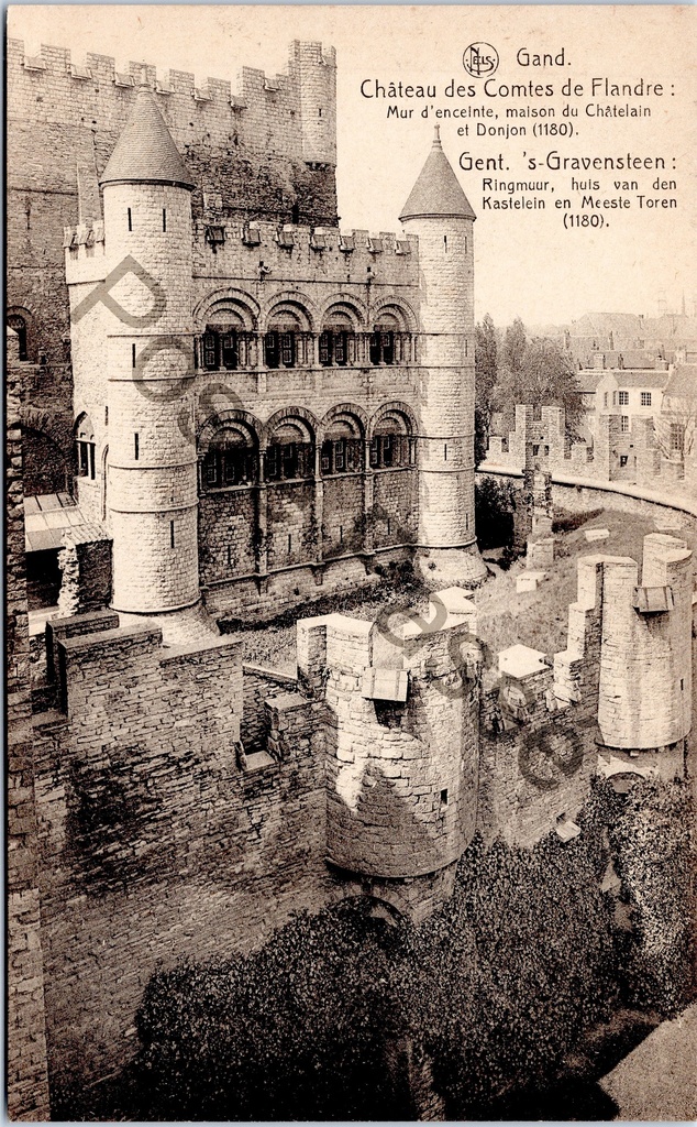 [Gent0512] Gent - "Château des Comtes de Flandre / 's-Gravensteen" - Luchtfoto van het Gravensteen met ringmuur en donjon