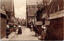 Gent - "Begijnhof - d'Arenbergstraat" - Begijntjes in de Arenbergstraat van het begijnhof van Sint-Amandsberg