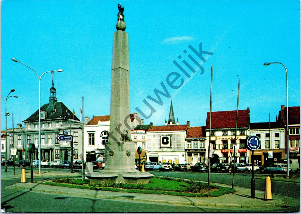 [Ronse0192] Ronse - "Grote Markt-Gde Place" - Grote Markt met oorlogsmonument