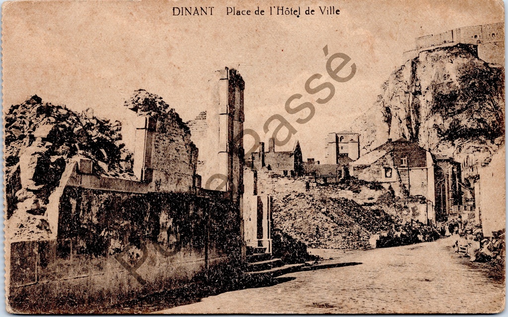 Dinant - "Place de l'Hôtel de Ville" - Stadhuisplein in ruïnes