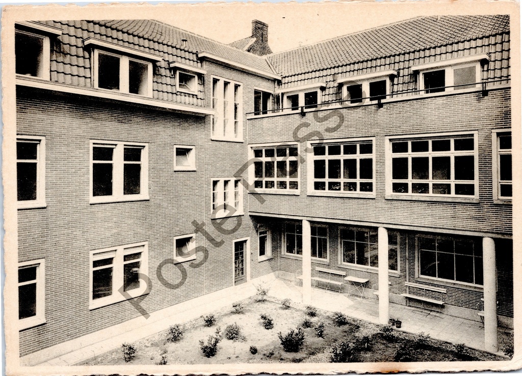 [Deinze1 (58)] Deinze - "Sint-Vincentiuskliniek" - Binnentuin van de Sint-Vincentiuskliniek