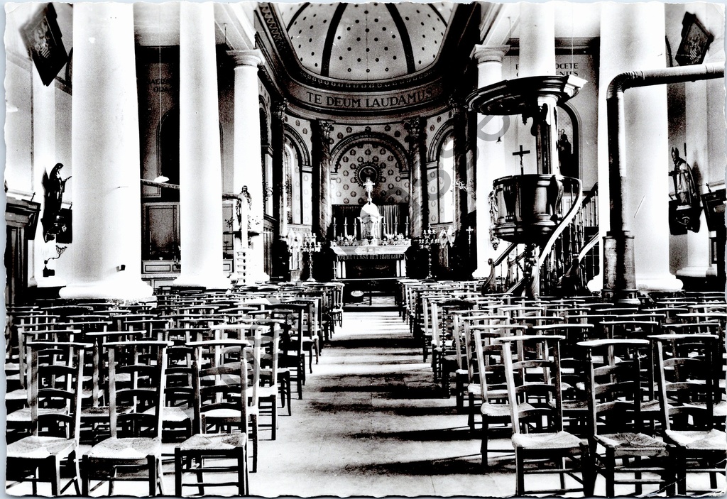[Deinze1 (25)] Bachte-Maria-Leerne - "Kasteel Ooidonk - Trap, Franse steen" - Interieur kerk met Te Deum Laudamus