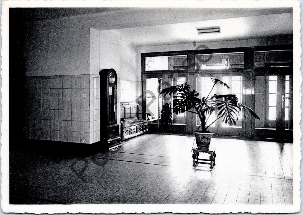 [Deinze1 (13)] Deinze - "Sint-Vincentiuskliniek — Zijgevel" - Sint-Vincentiuskliniek inkomhal