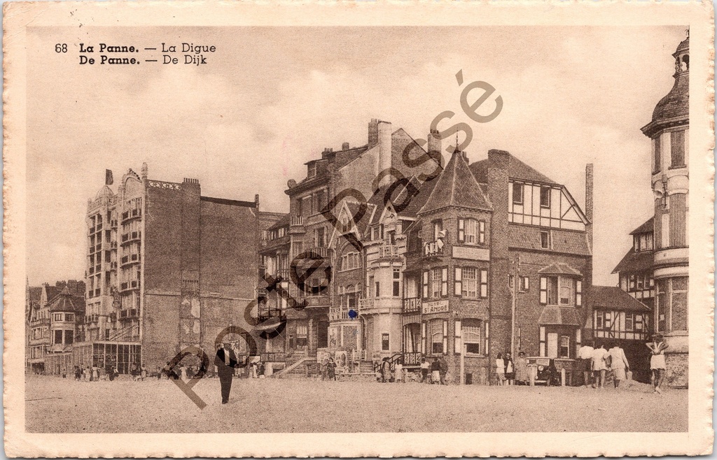 [DePanne0206.jpg] De Panne - "La Digue / De Dijk" - Zeedijk met Hotel St-André en strandbebouwing