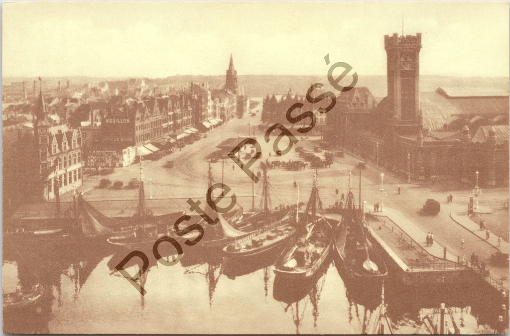 [Oostende0394.jpg] Oostende - "Ernest Feysplaats" - Panoramisch zicht op het Ernest Feysplein met haven en zeilschepen
