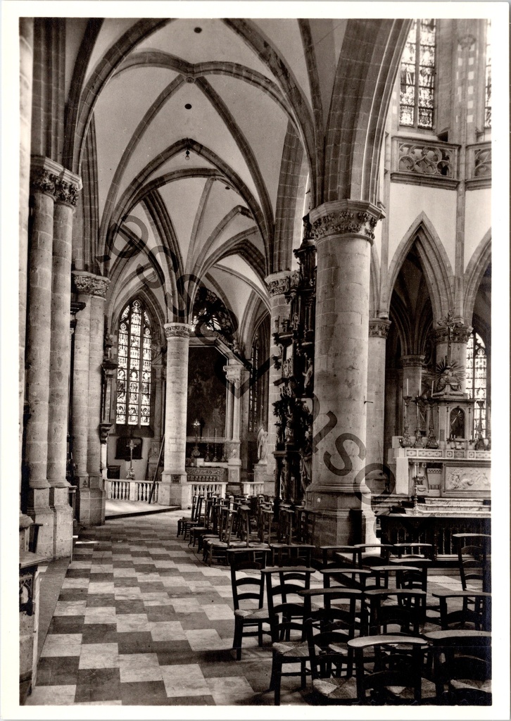 Aalst - "Sint-Martinuskerk. De kooromgang, noordelijk deel." - Interieur kooromgang noordzijde