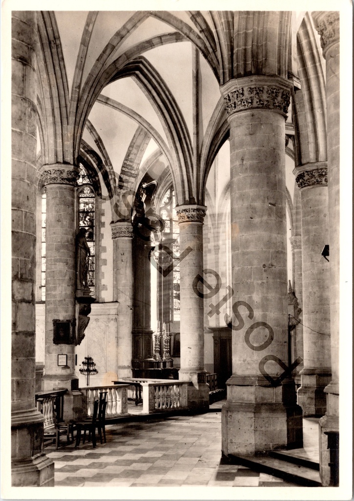 Aalst - "Sint-Martinuskerk" - Kooromgang oostelijk deel
