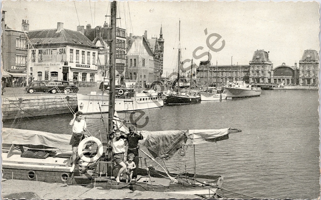 [Oostende0454.jpg] Oostende - "Bateaux de plaisance - Pleizierbootjes" - Plezierbootjes in de haven van Oostende
