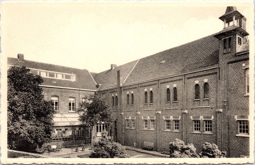 [Ravels0861] Ravels - "O.L. Vrouw van de Kempen" - Open-lucht-school voor zwakke meisjes, zicht vanaf de speelplaats