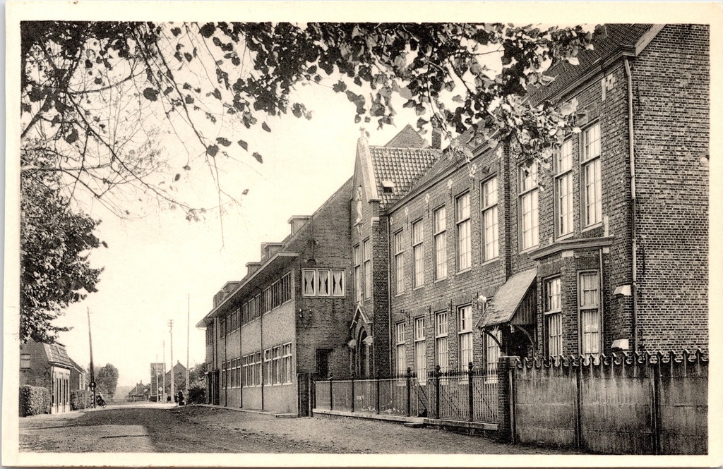 [Ravels0893] Ravels - "O.L. Vrouw van de Kempen" - Open-luchtschool voor zwakke meisjes, voorkant