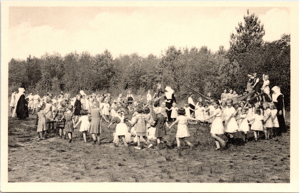 Ravels - "O. L. Vrouw van de Kempen" - Speelplein Kinderlust, open-luchtschool voor meisjes