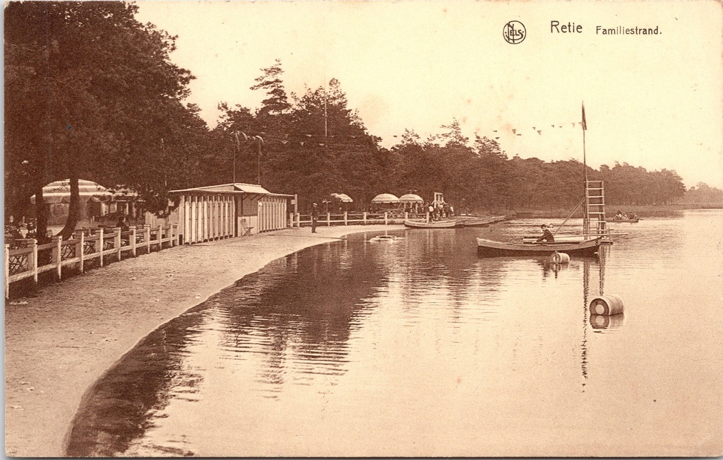 Retie – “Family Beach” – Family Beach by the lake