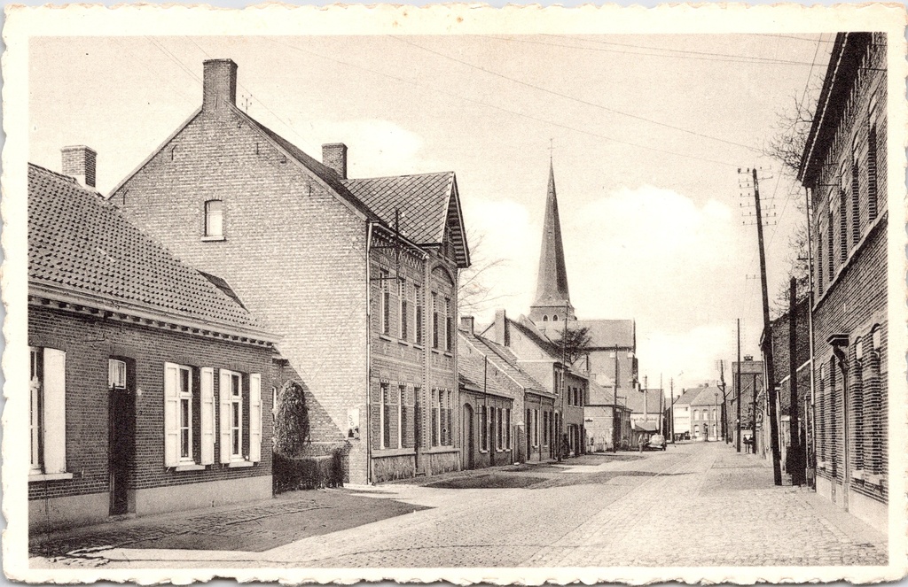 Retie - "Kloosterstraat" - Zicht op de Kloosterstraat met kerktoren