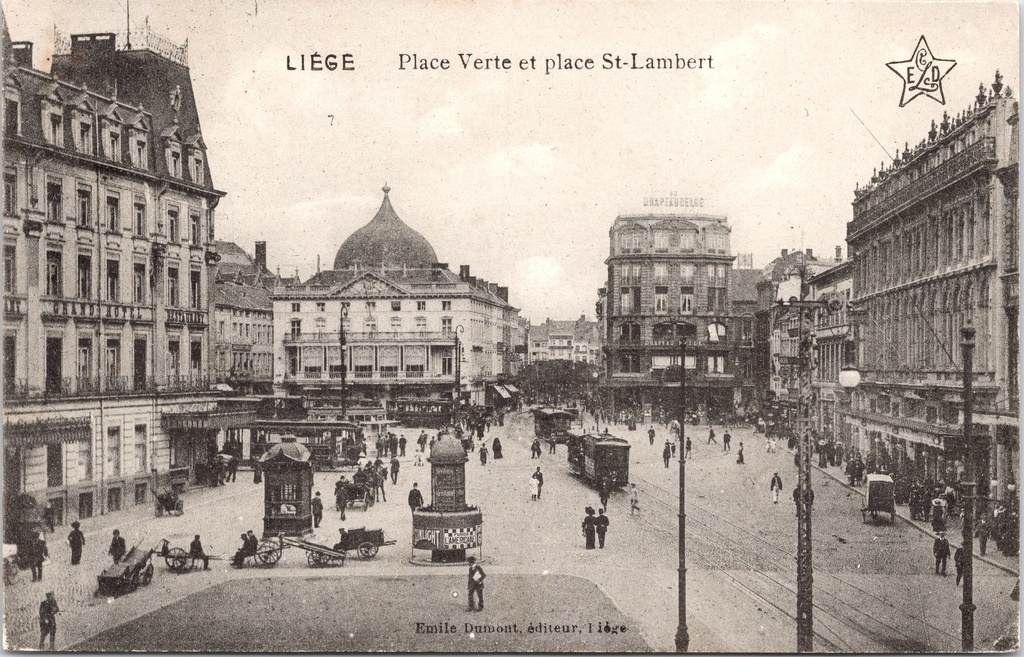 [Liege1003] Liège - "Place Verte et place St-Lambert" - Gezicht op Place Verte en Place Saint-Lambert met trams en koepelgebouw