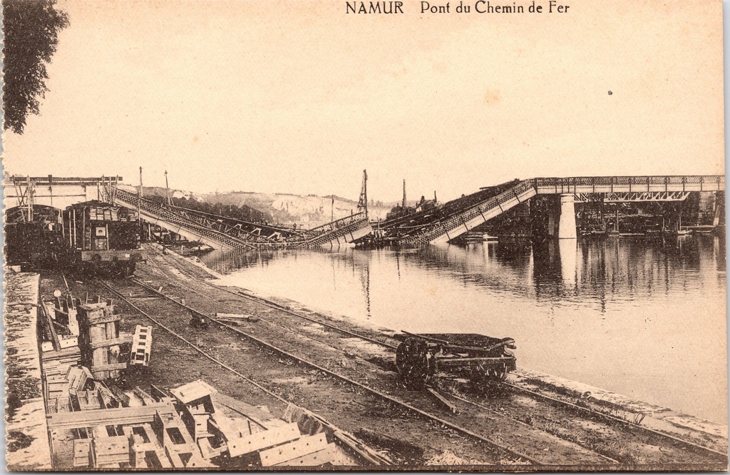 Namur - "Pont du Chemin de Fer" - Verwoeste spoorbrug over de Maas