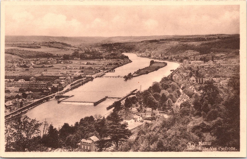[Namen1141] Namur - "L'Ile Vas t'y frotte" - Panoramisch zicht op de Maas met het eiland Vas-t'y-Frotte