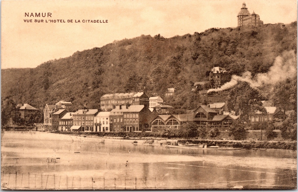 [Namen1163] Namur - "Vue sur l'Hôtel de la Citadelle" - Zicht op het Hotel van de Citadel vanaf de Maas