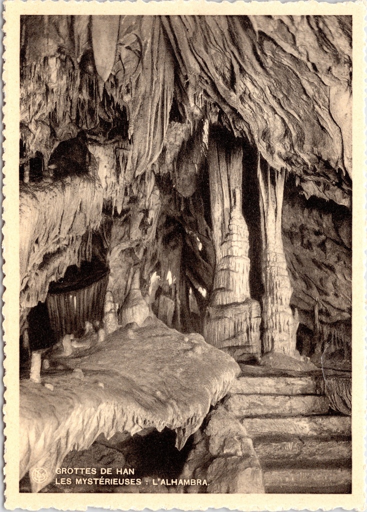 [Han-sur-lesse1237] Rochefort - "LES MYSTÉRIEUSES : L'ALHAMBRA" - Grotten van Han, zaal L'Alhambra met stalactieten