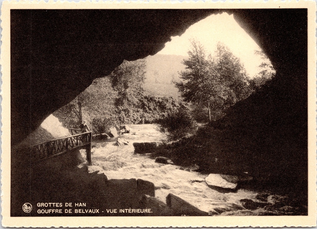 [Han-sur-lesse1273] Rochefort - "Grottes de Han - Gouffre de Belvaux - Vue Intérieure" - Grotten van Han, binnenste zicht op de Belvaux-afgrond met rivier