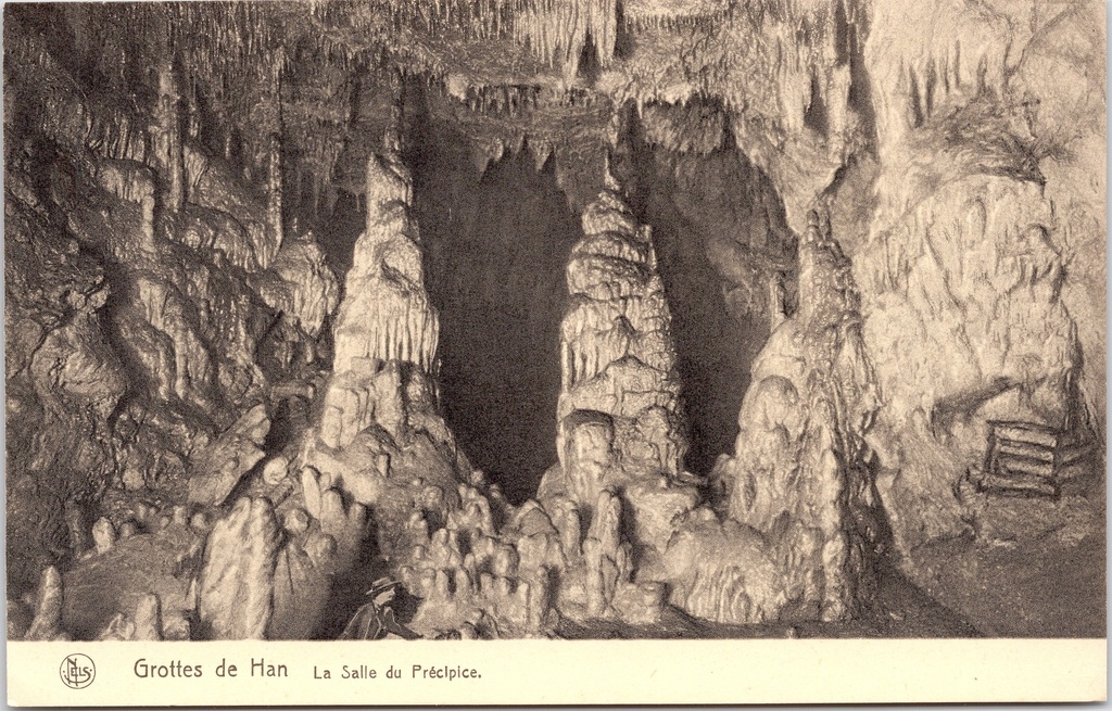 [Han-sur-lesse1283] Rochefort - "La Salle du Précipice" - Grottes de Han, zaal met stalactieten en stalagmieten