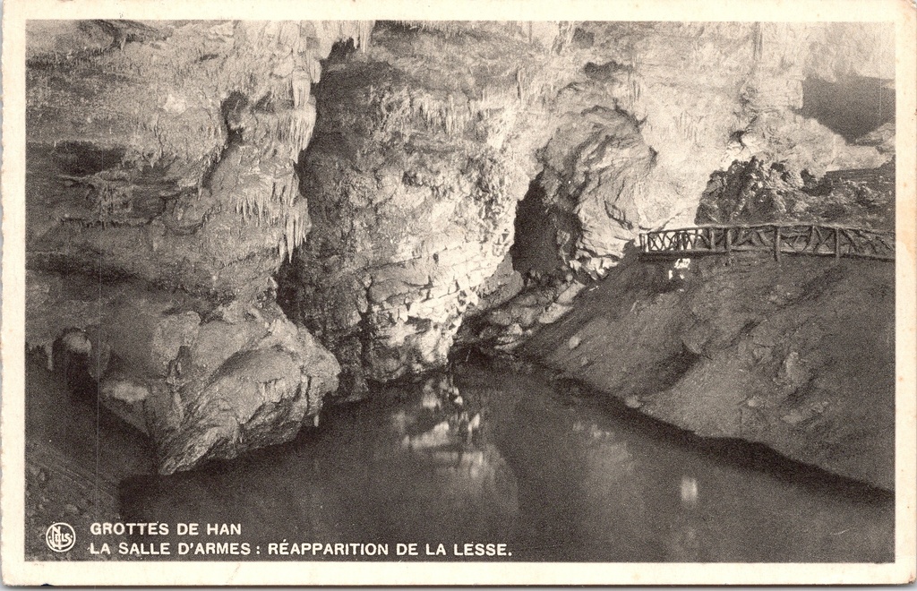 Rochefort - "La Salle d'Armes: Réapparition de la Lesse" - Grotten van Han, Wapenzaal met de Lesse