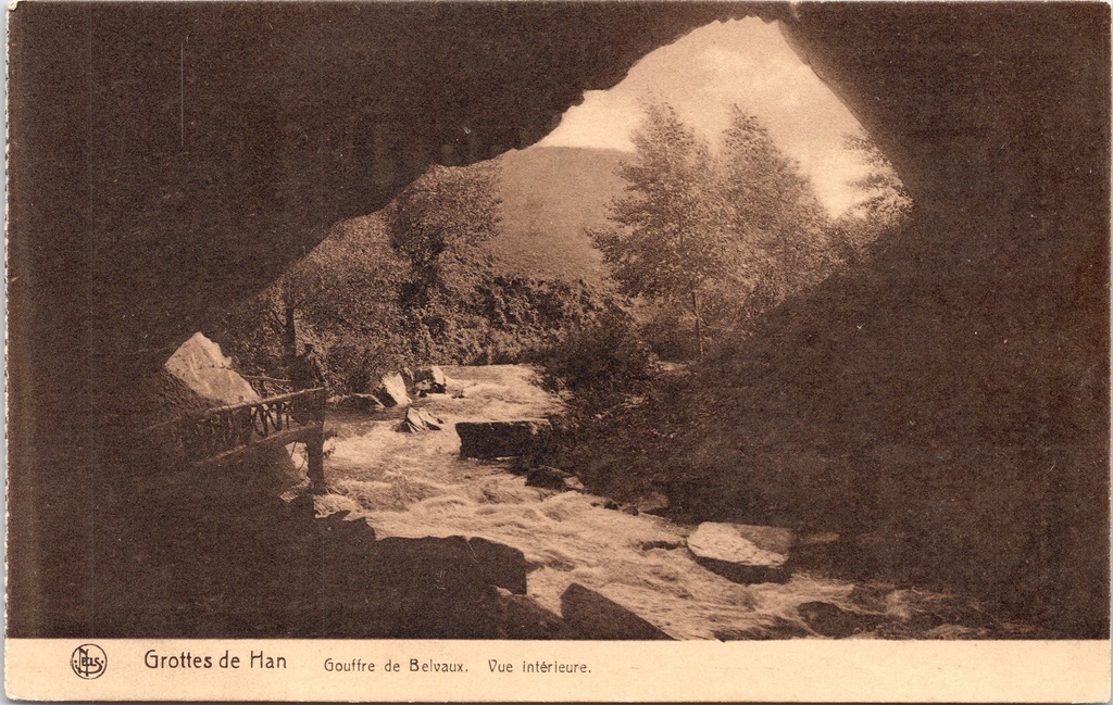[Rochefort1449] Rochefort - "Grottes de Han — Gouffre de Belvaux. Vue intérieure." - Grotten van Han, interieur Belvaux-kloof met rivier