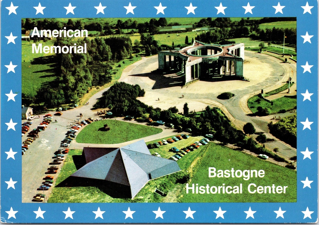 Bastogne - "American Memorial - Bastogne Historical Center" - Luchtfoto Mardasson-monument en oorlogsmuseum