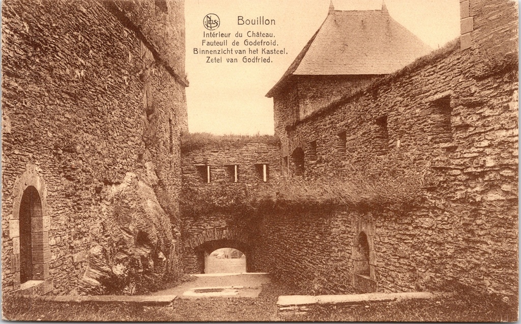 [Bouillon1503] Bouillon - "Intérieur du Château. Fauteuil de Godefroid" - Binnenplaats van het Kasteel van Bouillon met de zetel van Godfried van Bouillon