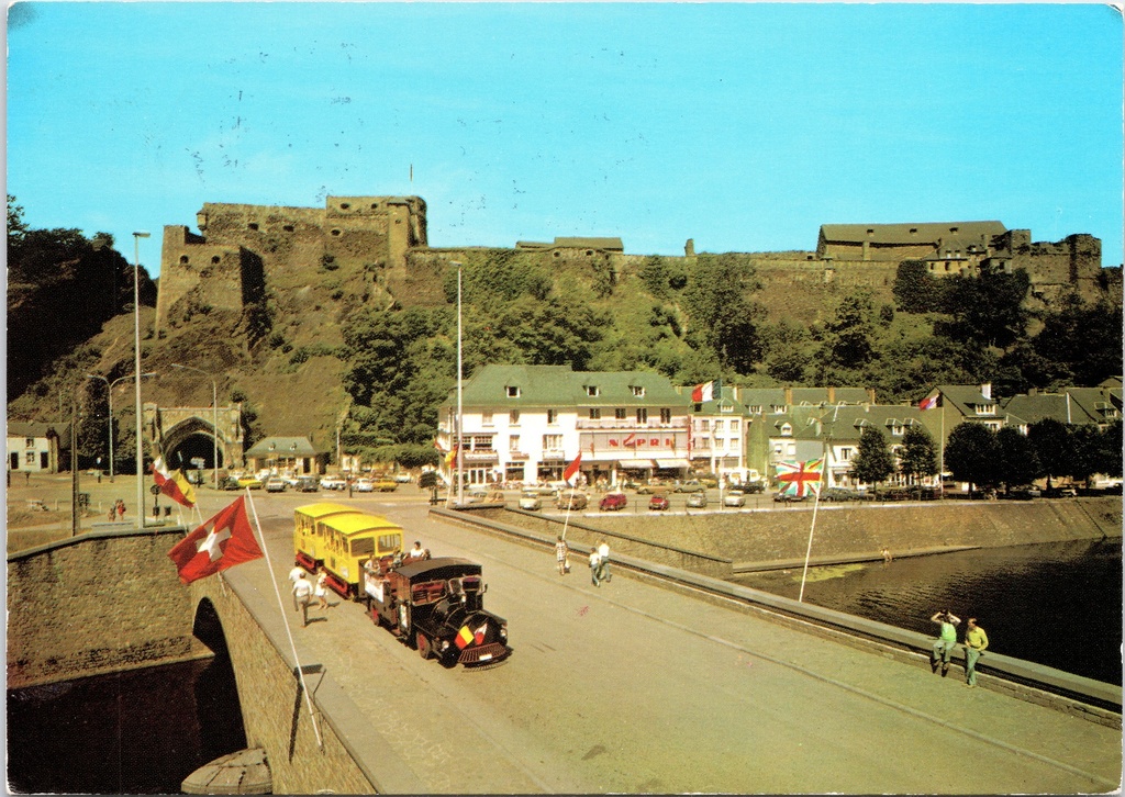 [Bouillon1597] Bouillon - "La Semois, le petit train et le château fort" - De Semois, de kleine toeristische trein en het kasteel van Bouillon