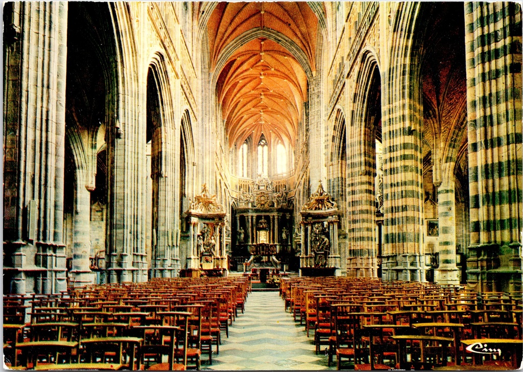 [saint-hubert1647] Saint-Hubert - "La Basilique" - Interieur van de Basiliek van Saint-Hubert