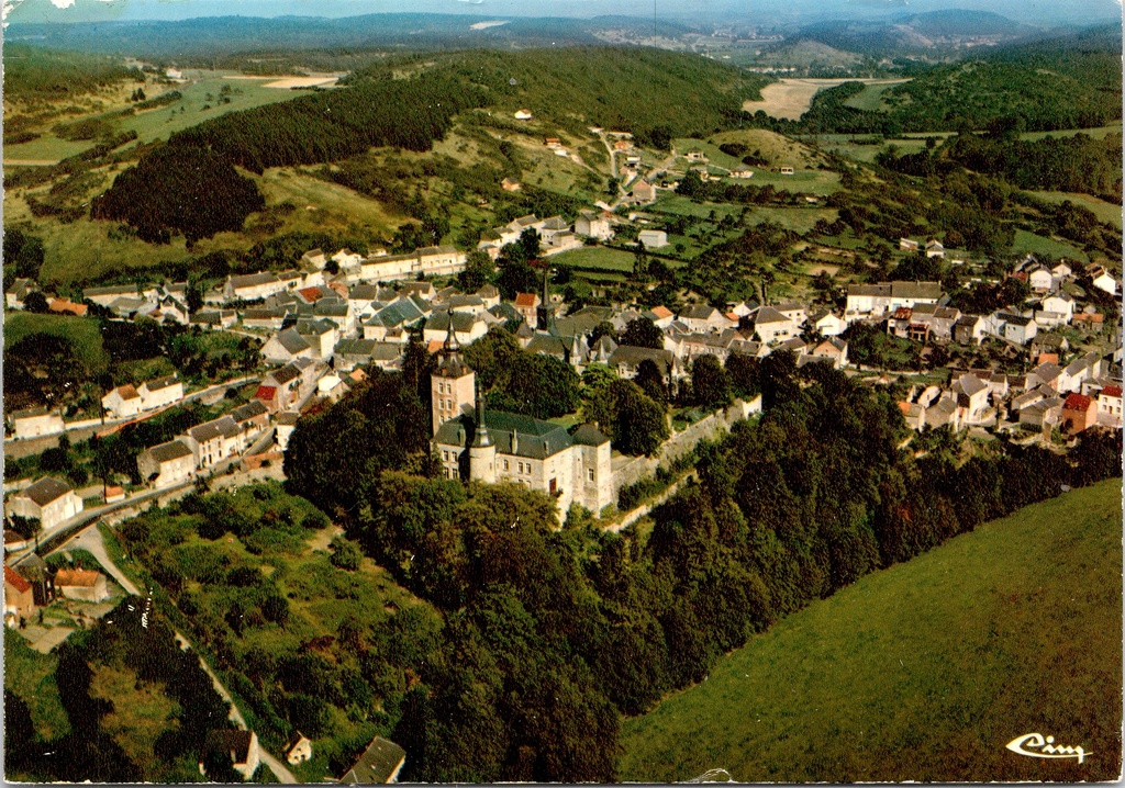[A1685] Viroinval - "VIERVES - Vue panoramique aérienne" - Luchtpanorama van Vierves-sur-Viroin