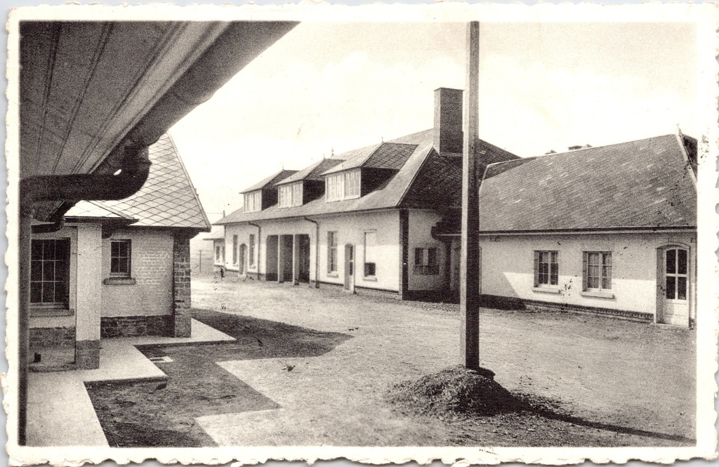 [D1743] Flémalle - "Vacantiecentrum der Christelijke Mutualiteiten, Heer sur Meuse" - Centraal keukengebouw met paviljoen