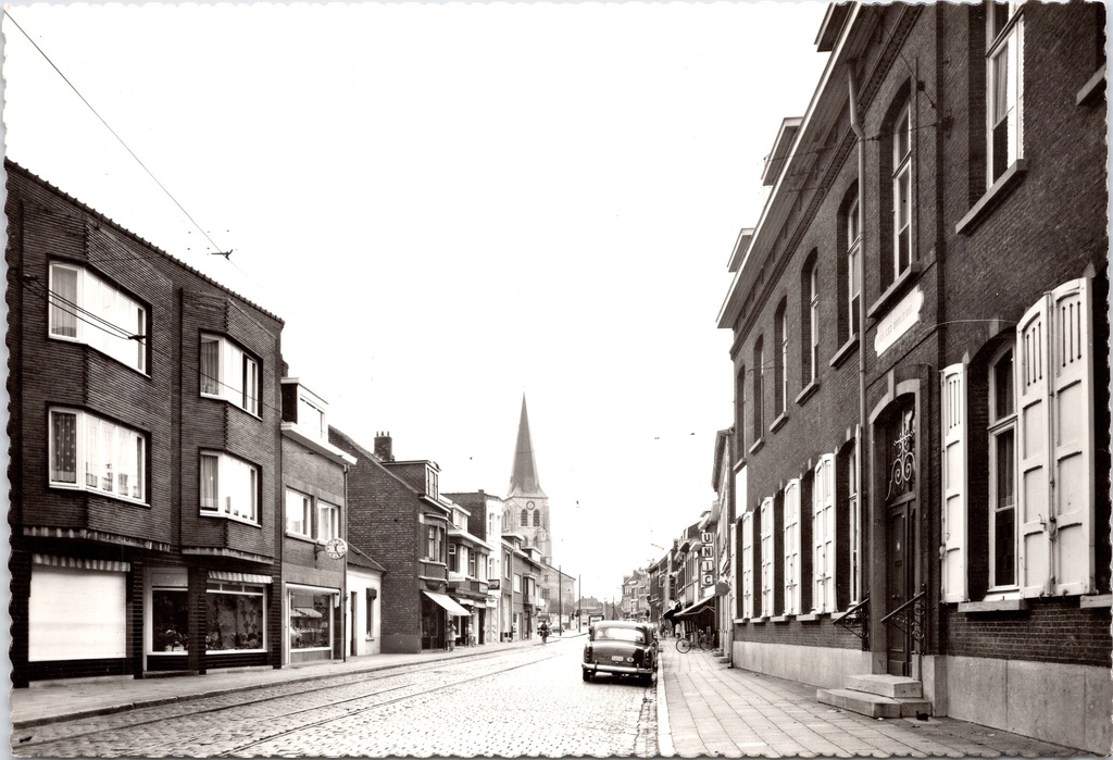 [F1847] Antwerpen - "Dorpsstraat Ekeren" - Straatzicht met kerk op achtergrond