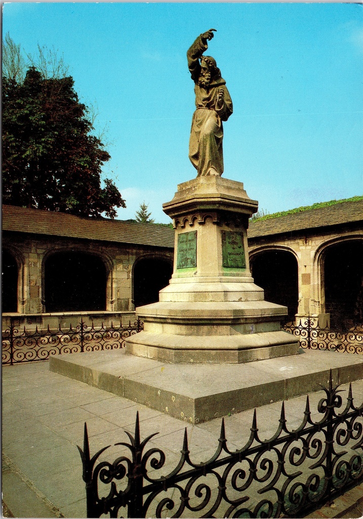 [F1861] Huy - "Pierre l'Hermite, Predicateur de la 1er Croisade" - Monument van Peter de Kluizenaar, prediker van de Eerste Kruistocht