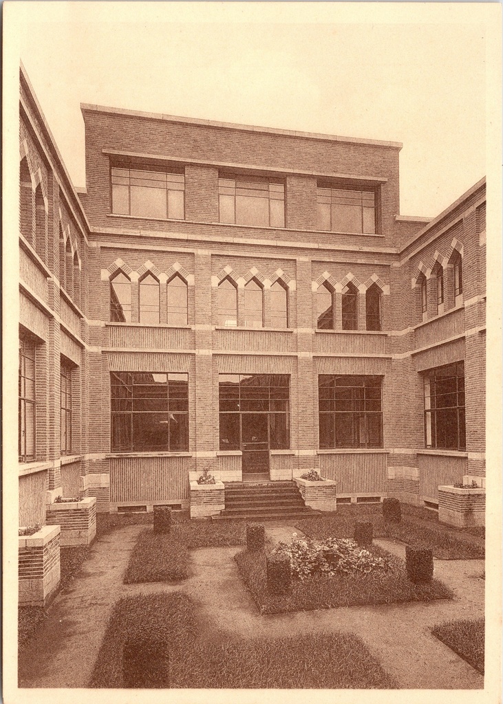 [F1921] Turnhout - "St. Jozef-College te Turnhout - Binnentuintje" - Binnenplaats van het Sint-Jozefscollege