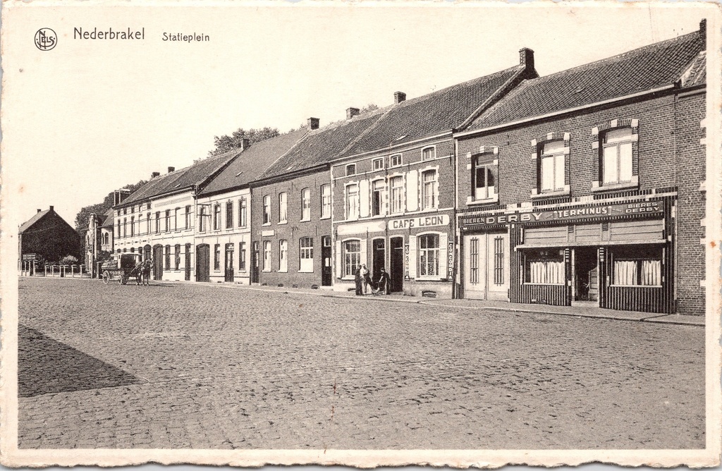 [Brakel1713] Brakel - "Statieplein" - Stationsplein met Cafe Leon en Terminus, Nederbrakel