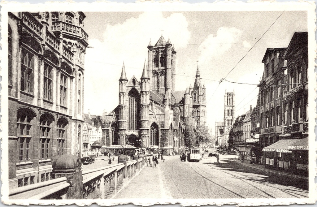 [Gent22315] Gent - "St-Nikolaaskerk en Belfort" - Sint-Niklaaskerk en Belfort met straatgezicht