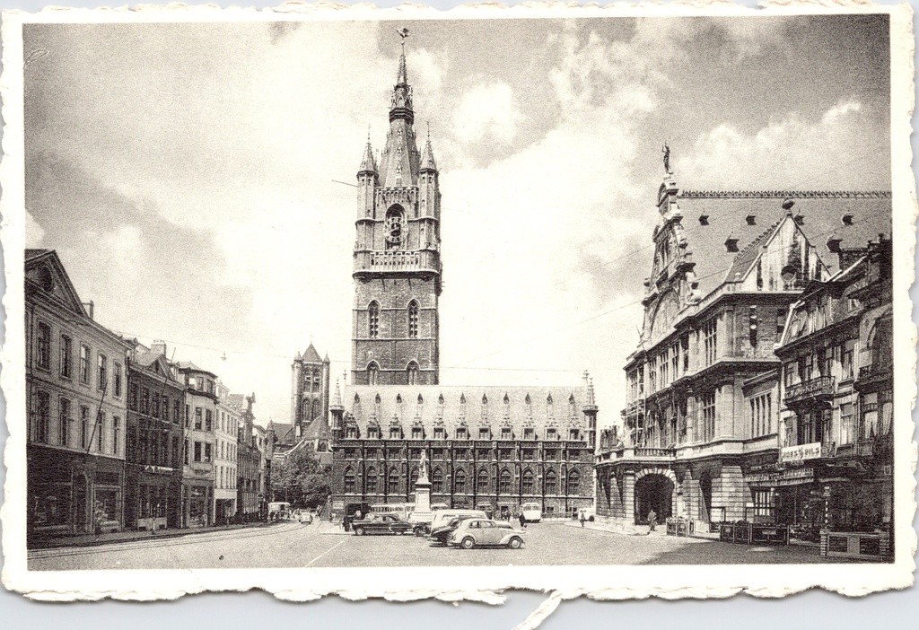 Gent - "Place Saint-Bavon et Beffroi" - Sint-Baafsplaats met Belfort