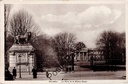 Brussel - "Le Parc et le Palais Royal" - Koninklijk Paleis en park met leeuwen aan de ingang