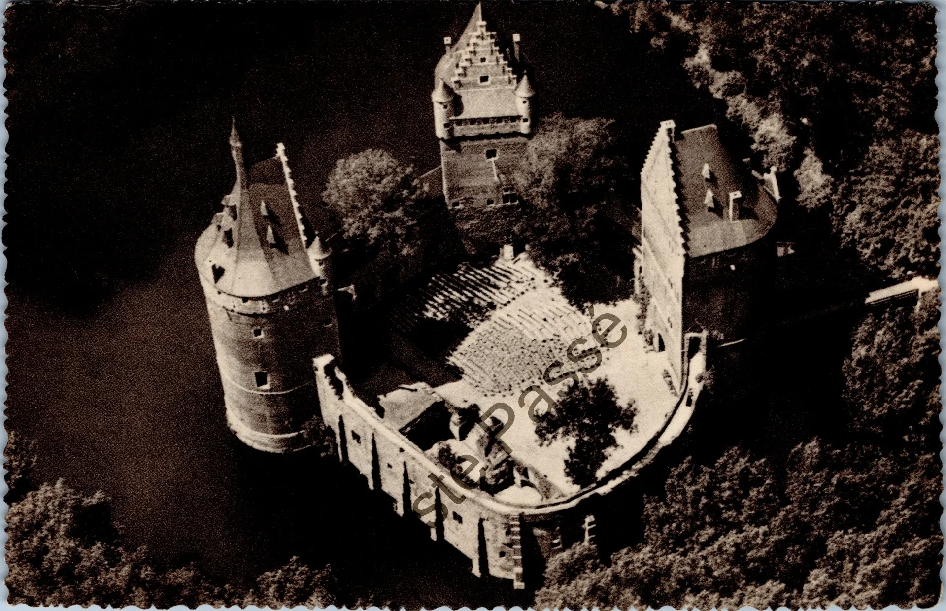 Beersel - "Le Château de Beersel" - Kasteel van Beersel luchtfoto