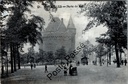 Brussel - "Porte de Hal" - Hallepoort met park en straatleven